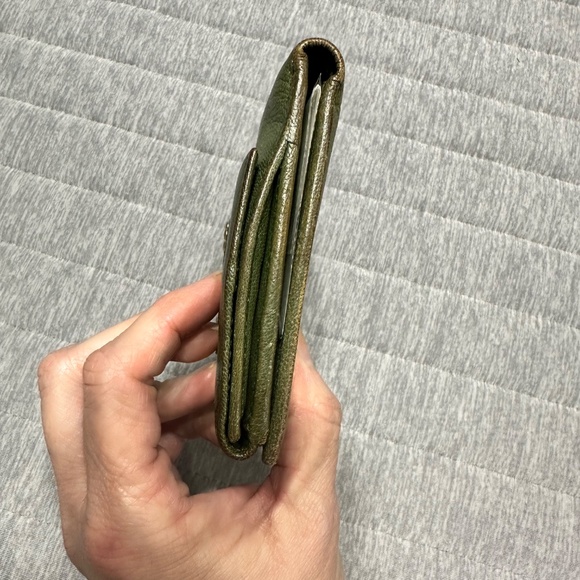 Gucci Studded Interlocking GG compact wallet with COA - Picture 12 of 13